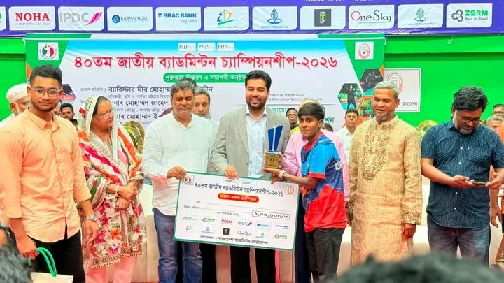 বাবার স্বপ্ন পূরণ করে জাতীয় ব্যাডমিন্টনে চ্যাম্পিয়ন যবিপ্রবির শিক্ষার্থী লিকা পোদ্দার