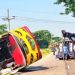 হেলপারের বাস চালানোর অভিযোগ: যাত্রীবাহী বাস উল্টে আহত ২৫