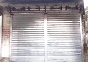 মাদ্রাসা স্টলে তালা দিয়ে দখল চেষ্টার অভিযোগ শ্রমিকদল নেতার বিরুদ্ধে: থানায় অভিযোগ