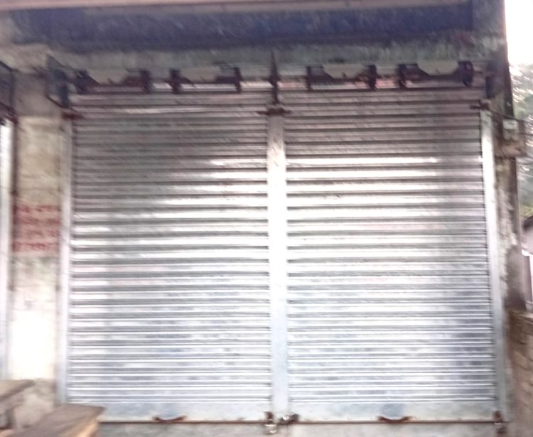 মাদ্রাসা স্টলে তালা দিয়ে দখল চেষ্টার অভিযোগ শ্রমিকদল নেতার বিরুদ্ধে: থানায় অভিযোগ
