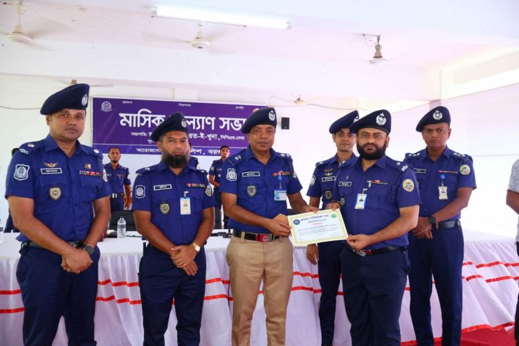 টানা দ্বিতীয়বার জেলার শ্রেষ্ঠ ওসি হলেন আমতলী থানার ওসি ইয়াকুব হোসাইন