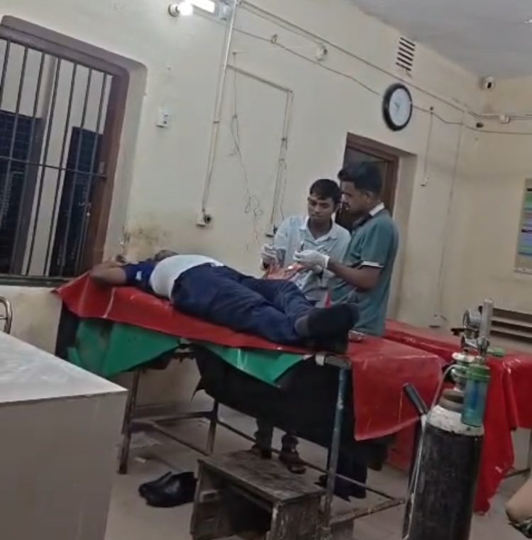 গলাচিপায় মা ইলিশ সংরক্ষণ অভিযানে জেলেদের হামলায় পুলিশ আহত