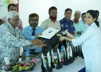 দুমকিতে এসএসসি ও সমমান পরীক্ষায় জিপিএ-৫ প্রাপ্ত কৃতী শিক্ষার্থীদের সংবর্ধনা