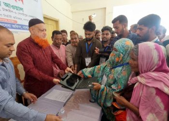 নাগরপুরে ফ্যামিলি কার্ডের তথ্য সংগ্রহ কার্যক্রমের উদ্বোধন করলেন এমপি লাভলু