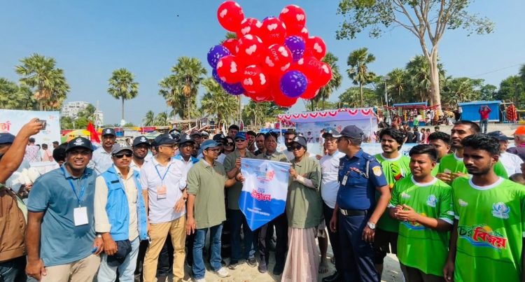বিচ ম্যারাথন ও পিঠা উৎসবের মধ্য দিয়ে দ্বিতীয় দিনে গড়াল কুয়াকাটা পর্যটন কার্ণিভাল