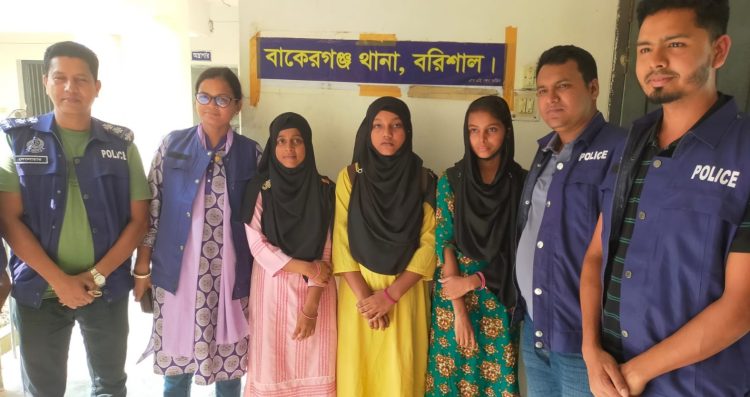 বাকেরগঞ্জে স্কুলে যাওয়ার কথা বলে নিখোঁজ ৩ ছাত্রী ঢাকার শ্যামপুর থেকে উদ্ধার