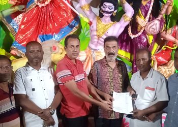 বাকেরগঞ্জ পৌরসভার পূজামণ্ডপ পরিদর্শন করেন নাসির জোমাদ্দার