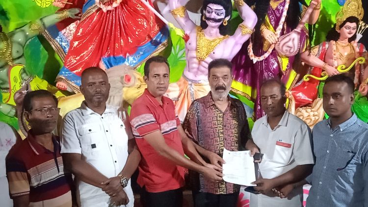 বাকেরগঞ্জ পৌরসভার পূজামণ্ডপ পরিদর্শন করেন নাসির জোমাদ্দার