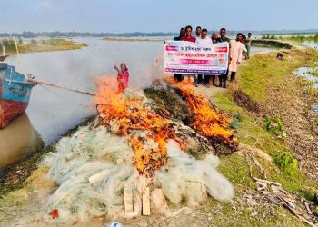 মা ইলিশ সংরক্ষণে বাকেরগঞ্জে ভ্রাম্যমাণ আদালতের অভিযান