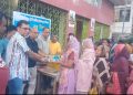 পটুয়াখালী দুর্গোৎসব উপলক্ষে দুঃস্থ নারী-পুরুষের মাঝে বস্ত্র বিতরন