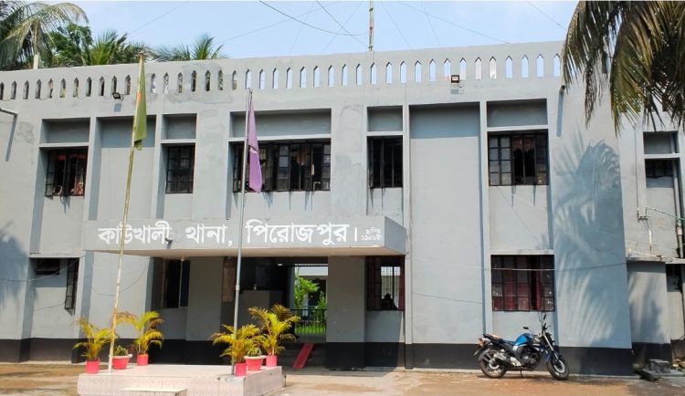 কাউখালীতে ঘর থেকে গৃহবধূর বিবস্ত্র মরদেহ উদ্ধার, হত্যার সন্দেহ