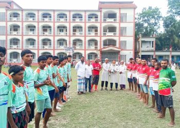বাউফলে বাজেমহল মাধ্যমিক বিদ্যালয়ের মাঠে প্রীতি ফুটবল টুর্নামেন্ট অনুষ্ঠিত