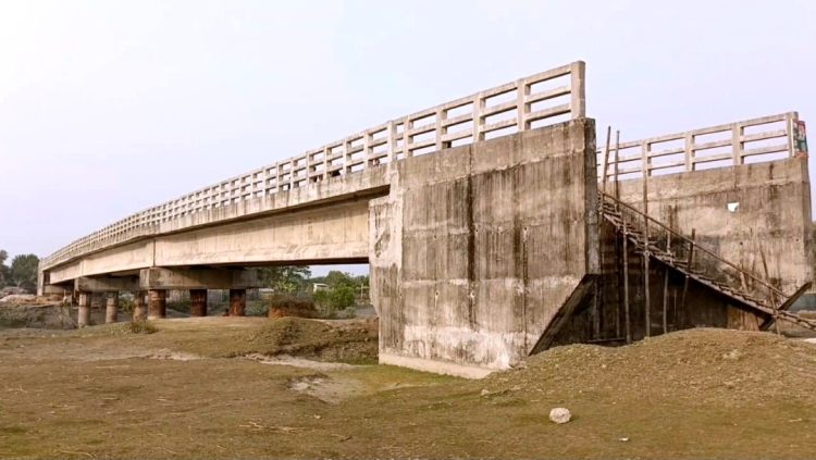 বাগেরহাটে ২১৬ কোটি টাকার ১১টি সেতু-কালভার্টে নেই সংযোগ সড়ক: দুর্ভোগে মানুষ