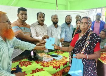 চিলা ইউনিয়ন পরিষদে নতুন বয়স্ক, বিধবা ও প্রতিবন্ধী ভাতাভোগীদের মাঝে ভাতার বই বিতরণ