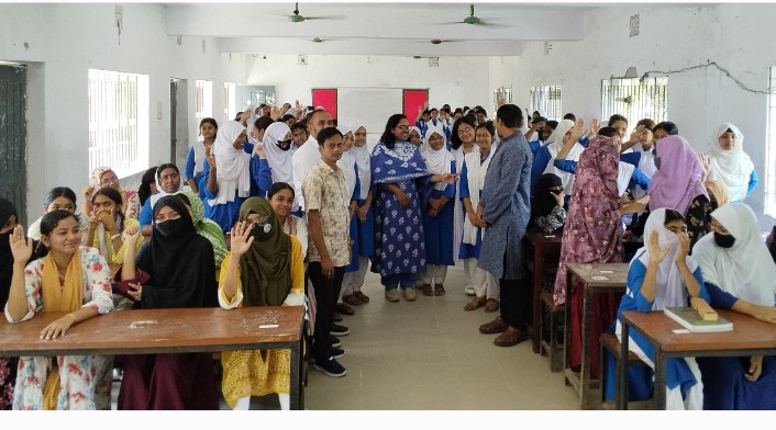 কাউখালীতে কিশোরীদের বাল্যবিবাহ প্রতিরোধ ও সঞ্চয়ে উৎসাহিত করতে সচেতনতামূলক প্রশিক্ষণ