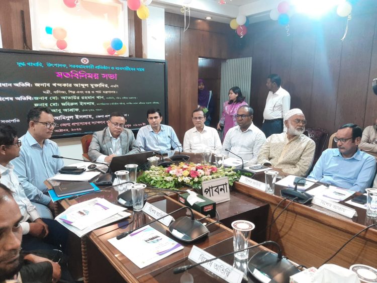 পাবনায় ভেজাল দুধের বিরুদ্ধে জিরো টলারেন্স, সিন্ডিকেট ভাঙার ঘোষণা বাণিজ্যমন্ত্রীর